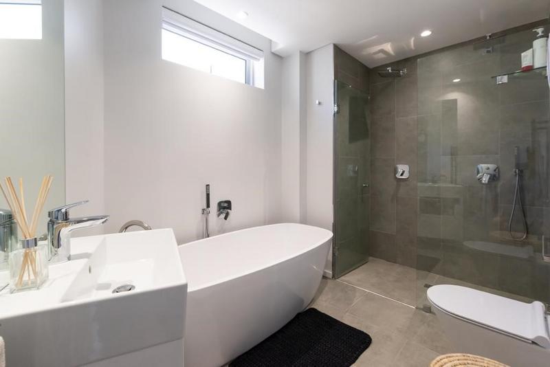 To Let 2 Bedroom Property for Rent in Fresnaye Western Cape